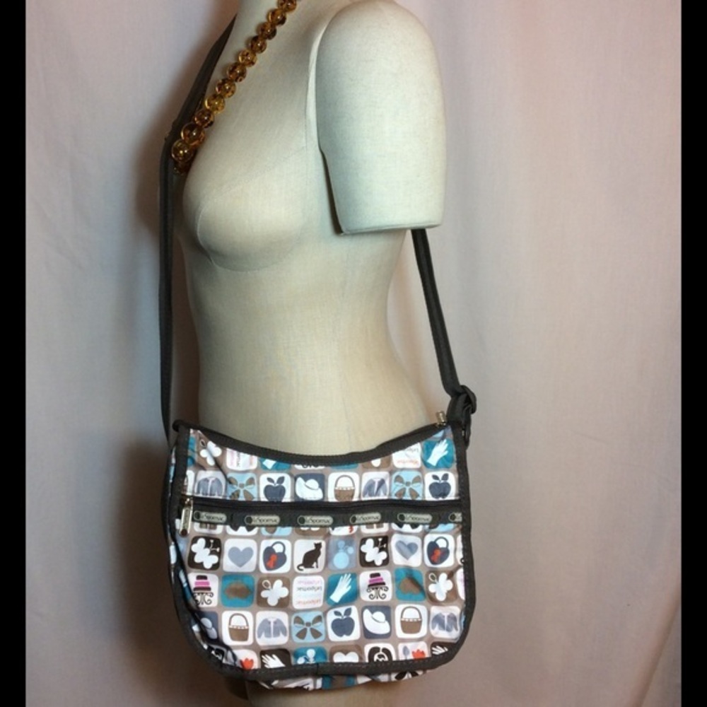 LeSportsac Crossbody Bag in Bon Bon Print EUC